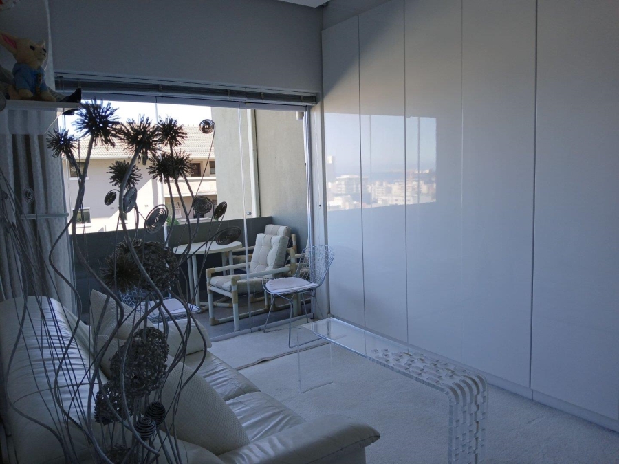 To Let 2 Bedroom Property for Rent in Sea Point Western Cape